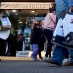 Las ventas caen por cuarto mes consecutivo mientras el optimismo se reduce