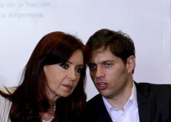 Kicillof denuncia represión y defiende a Cristina Kirchner en su detención