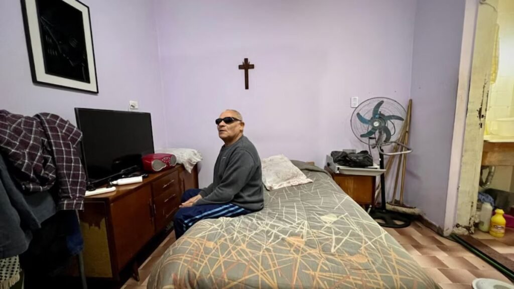 Marcelo, intoxicado por marea roja, lucha por su vida tras ceguera