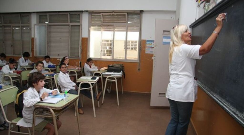 Día del Maestro: un homenaje a Sarmiento y a la educación en el país