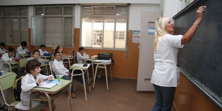 Día del Maestro: un homenaje a Sarmiento y a la educación en el país