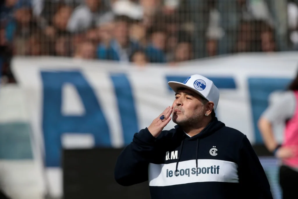 Los detalles detrás de la llegada de Maradona a Gimnasia y su legado