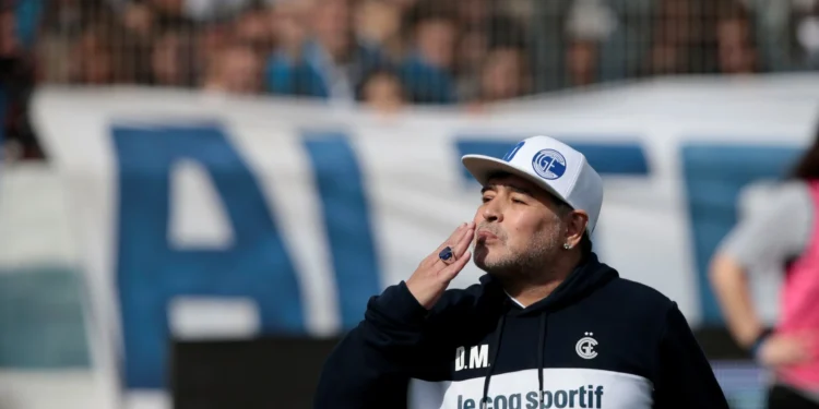 Los detalles detrás de la llegada de Maradona a Gimnasia y su legado