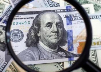 El dólar oficial sube a $1.350 y el tipo de cambio acelera antes de elecciones