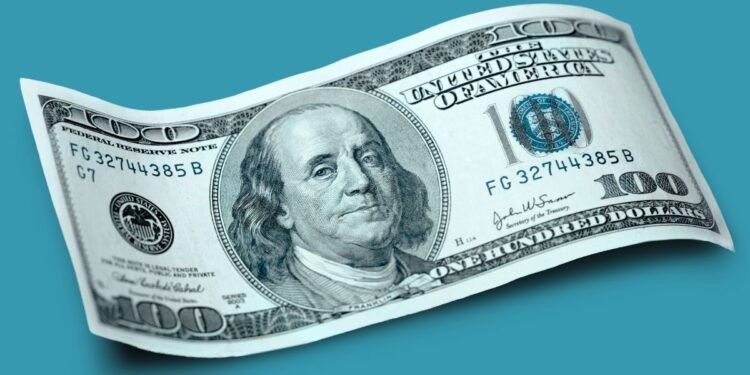 Dólar alcanza nuevo récord y expertos prevén un fin de año complicado