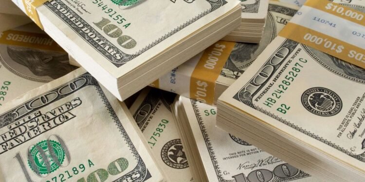 El dólar blue se dispara a $1.415 tras rumores de préstamo de EE. UU.