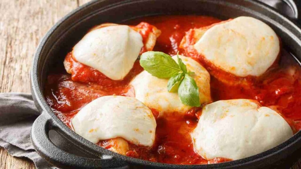 Descubrí cómo preparar pollo a la pizzaiola en solo 30 minutos