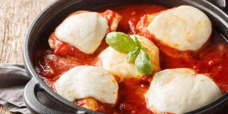 Descubrí cómo preparar pollo a la pizzaiola en solo 30 minutos