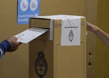 Kicillof busca fortalecer su gobierno en elecciones clave en la provincia