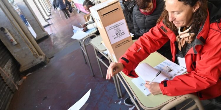 Justifican inasistencia en las elecciones para evitar multas en Buenos Aires