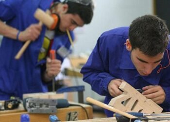 Creció a 43,2% el empleo informal en medio de creciente pobreza laboral