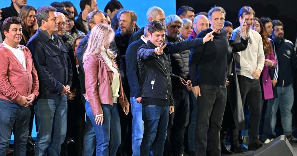 Kicillof celebra triunfo en la provincia y desafía a Milei a dialogar