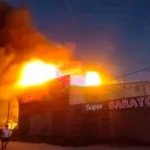 Incendio en Zárate: dos muertos y un supermercado destruido en madrugada trágica