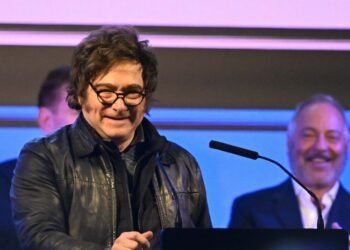 Milei veta ley de redistribución de fondos y agudiza tensión con provincias