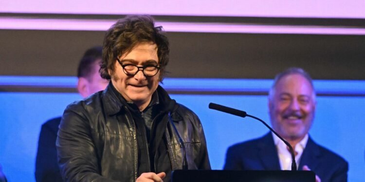 Milei veta ley de redistribución de fondos y agudiza tensión con provincias