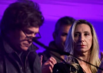 Milei defiende a su hermana en medio de escándalo por audios filtrados