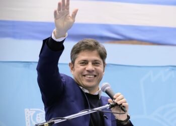 Kicillof rinde homenaje a Mujica en Nueva York junto a líderes mundiales