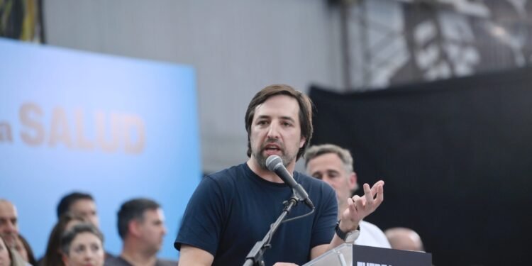 Kreplak critica veto a ley pediátrica y defiende al Hospital Garrahan