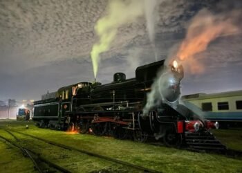 Restauran locomotora histórica y planean trayectos turísticos en la costa