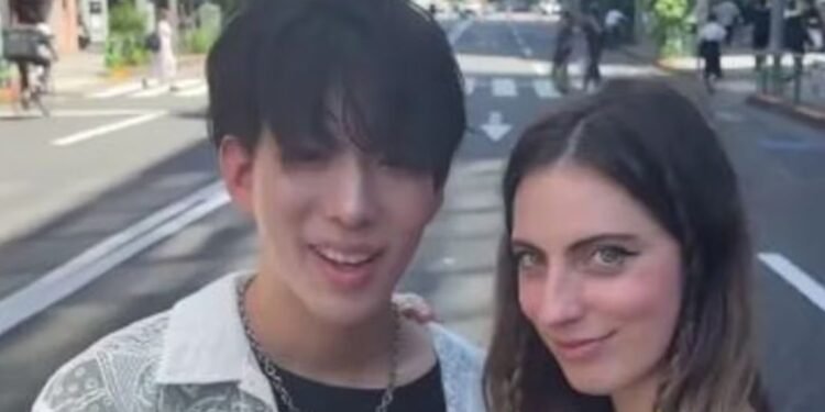 Una australiana alquila un novio por un día en Tokio y queda encantada
