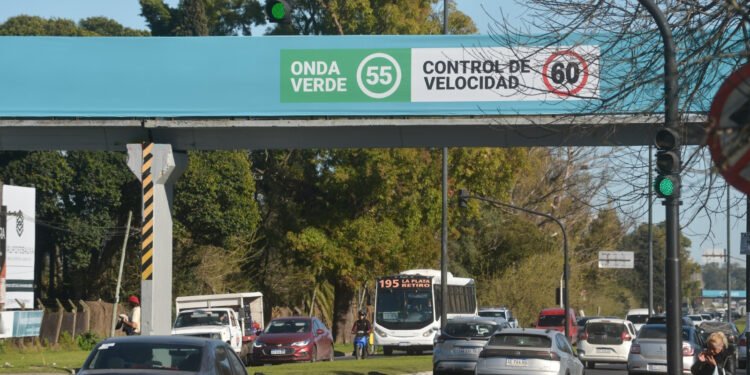 La "onda verde" en Camino Parque Centenario reduce en 40% tiempos de viaje