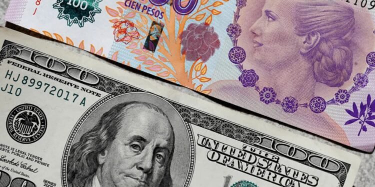 Victoria del peronismo impulsa el dólar a un récord histórico en Buenos Aires
