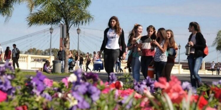 Clima inestable afecta las celebraciones del Día de la Primavera en la provincia de Buenos Aires