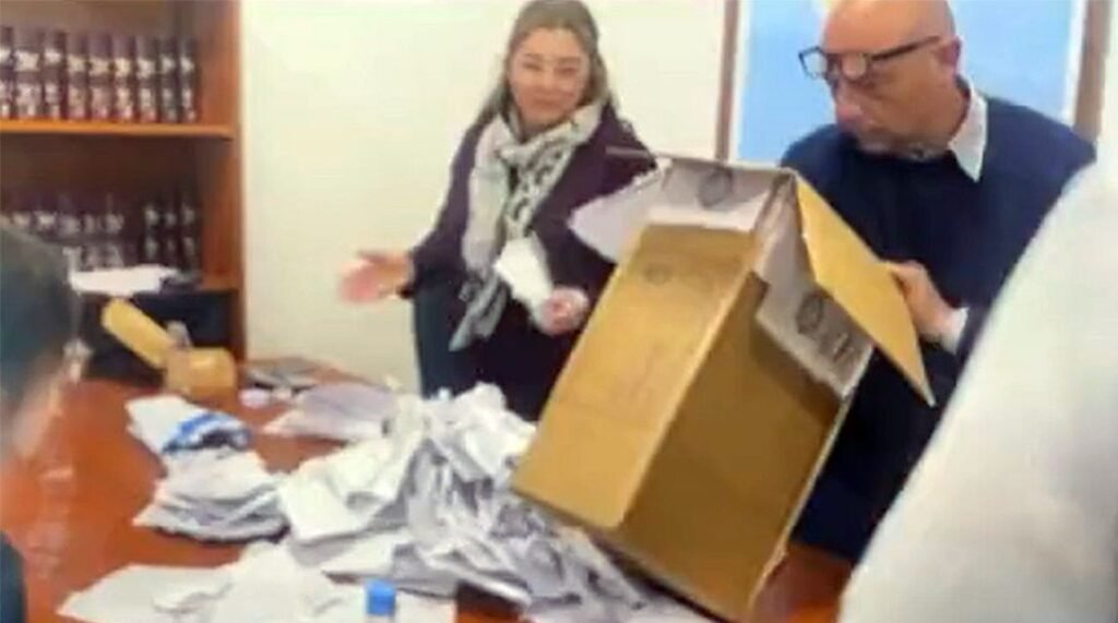 La Junta Electoral abrirá 18 urnas en 11 distritos por irregularidades en las elecciones bonaerenses