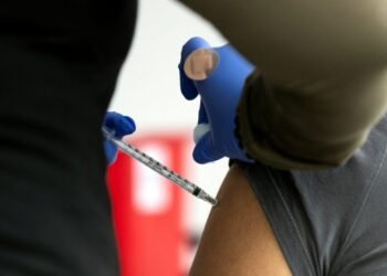 La Provincia de Buenos Aires inicia la vacunación contra el dengue para adultos