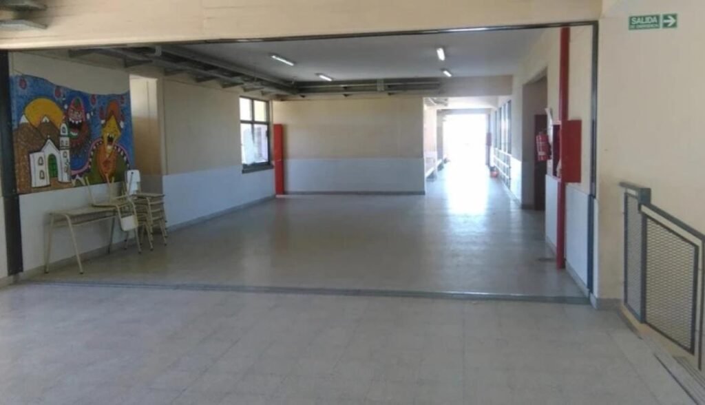 Violencia en Mar del Plata: una estudiante agredió a la directora en plena pelea escolar