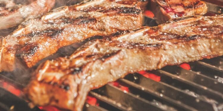 Córdoba: un asado salvado de la tormenta se vuelve viral en redes sociales