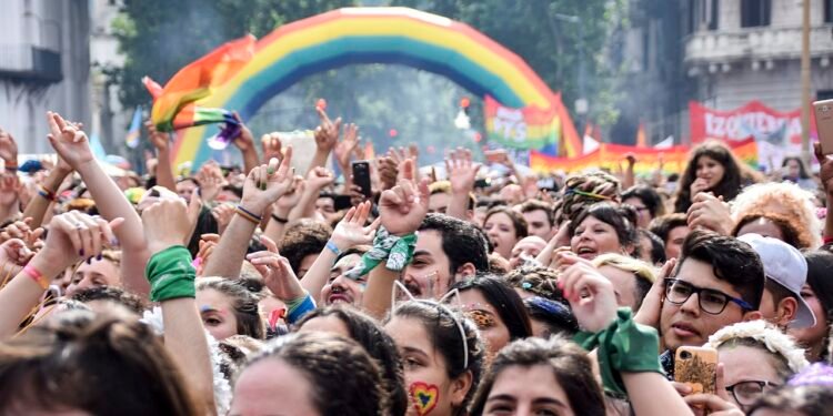 La Marcha del Orgullo 2025 en Buenos Aires alza su voz frente al odio
