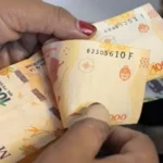 Los salarios en agosto crecieron 3,2% y superaron la inflación, según el INDEC