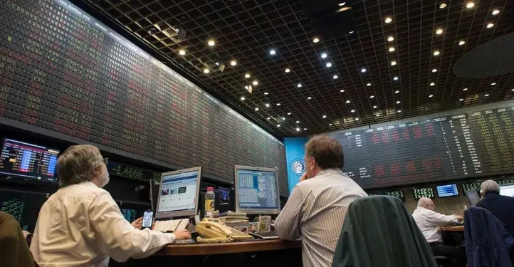 Los bonos argentinos suben tras respaldo de EE.UU., pero el riesgo país se dispara nuevamente