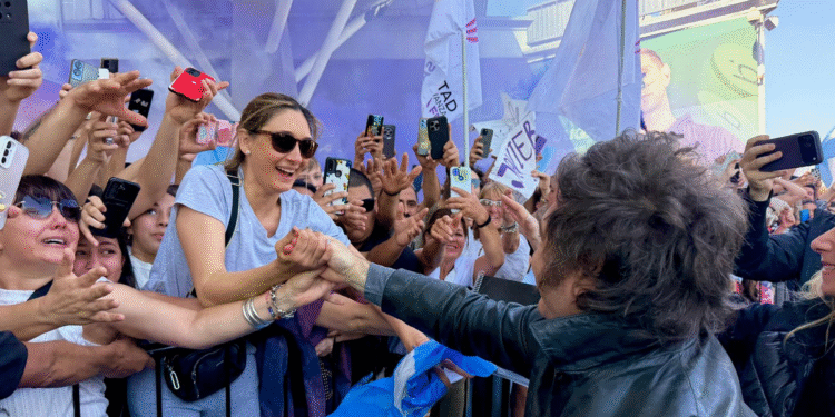 Milei modifica su campaña en Santa Fe tras incidentes con opositores