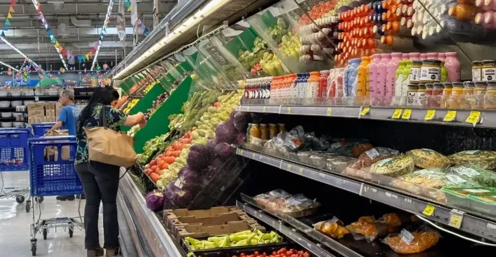 Inflación en alimentos supera el 2% por la incertidumbre política y el dólar al alza