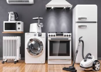 El peligro de conectar plancha y aire acondicionado en la misma regleta