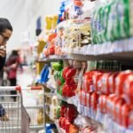 Caída del consumo masivo golpea a la clase media en septiembre