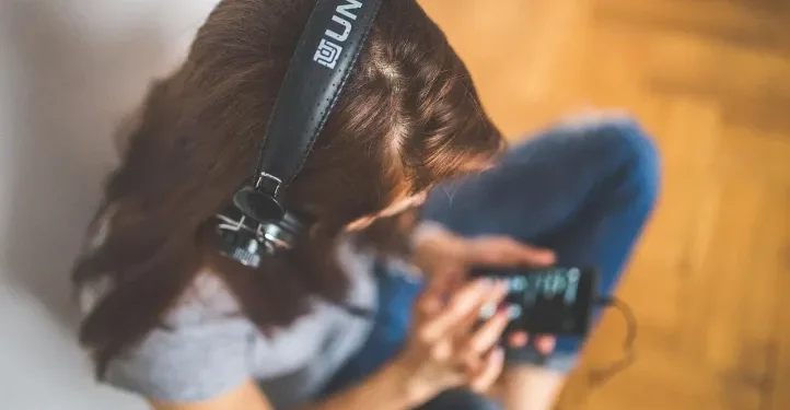 El auge del podcast en español transforma el consumo de contenidos y oportunidades laborales