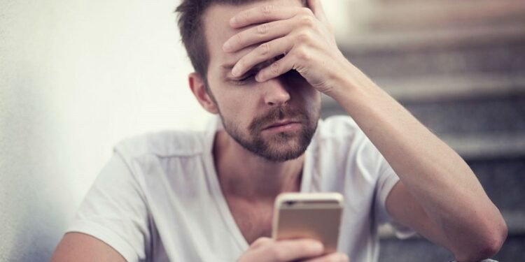 Alerta por estafa en WhatsApp: delincuentes fingen ser familiares y piden dinero