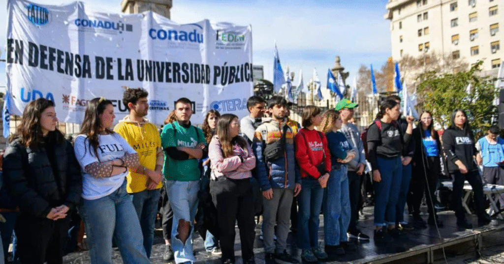 Gobierno descarta ley de financiamiento universitario y asegura aumento real en presupuesto