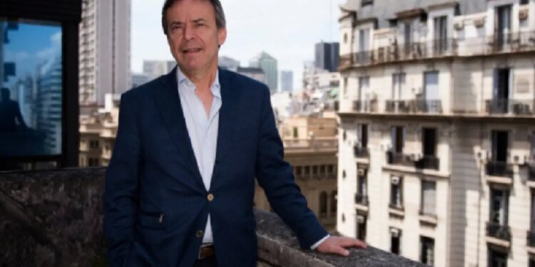 Artana advierte sobre la insostenibilidad de tasas y alza del dólar preelecciones