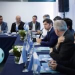 Kicillof respalda a intendentes y cuestiona al Gobierno nacional en FAM