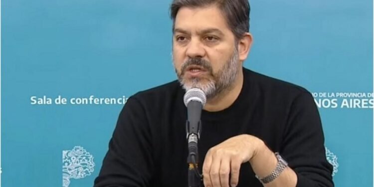 Carlos Bianco critica los anuncios económicos de Milei antes de las elecciones