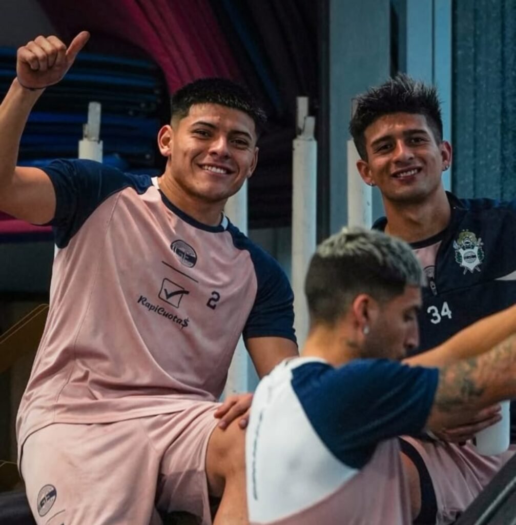 Corbalán regresa al equipo titular de Gimnasia para enfrentar a Talleres