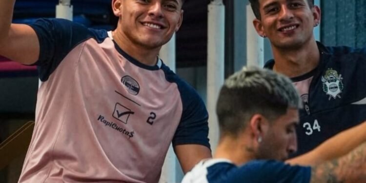 Corbalán regresa al equipo titular de Gimnasia para enfrentar a Talleres