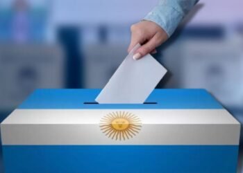 Espert renuncia y desata polémica por reimpresión de boletas electorales