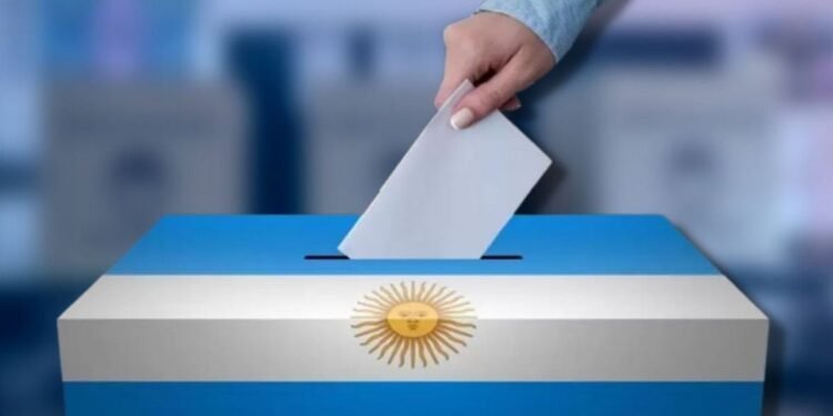 Espert renuncia y desata polémica por reimpresión de boletas electorales