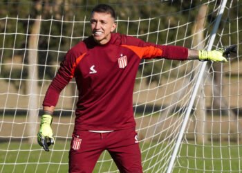 Muslera se aferra a Estudiantes y busca dejar su huella en el club