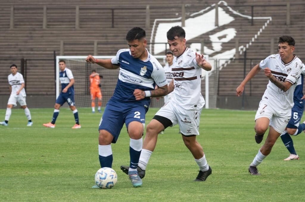 Gimnasia cae ante Platense y se mantiene en tercer lugar de la zona B